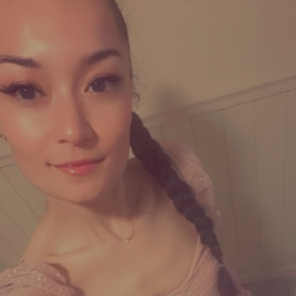 Meet your Posher, Flora